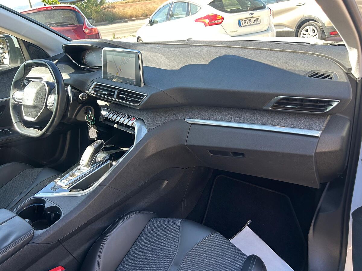 PEUGEOT 3008 ALLURE 1.5 HDI AUTO SPANISH LHD IN SPAIN 36000 MILES SUPER 2018